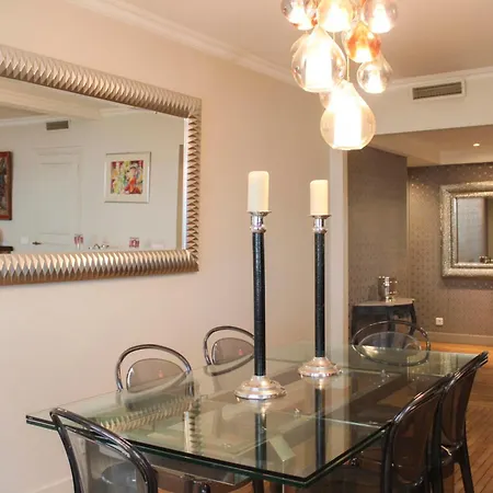 Apartament Bright 2 Steps From The Eiffel Tower