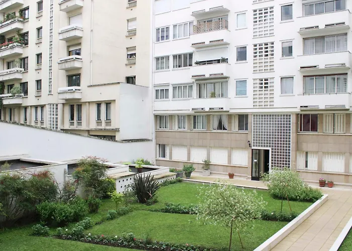 Bright 2 Steps From The Eiffel Tower * パリ